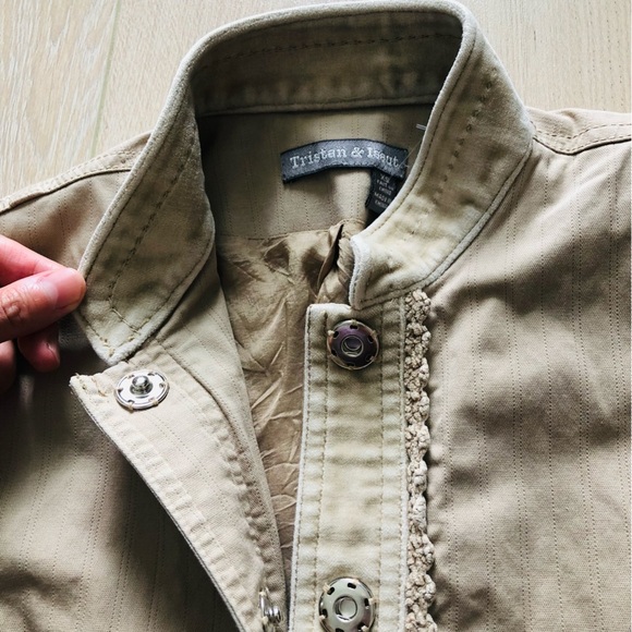 Tristan & Iseut Beige Crochet Detailed Plant Print Jacket - Picture 3 of 11